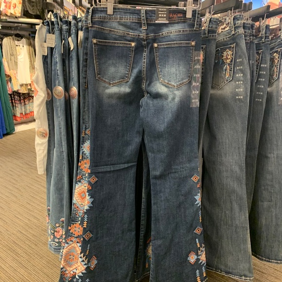 NWT Grace in LA small flair with embroidered detail - Picture 2 of 3